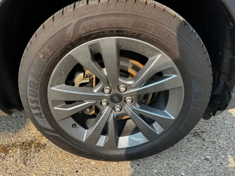 2025 Ford Explorer Active 4WD, černá, 58 083 km, dovoz Kanada — foto 9 z 12