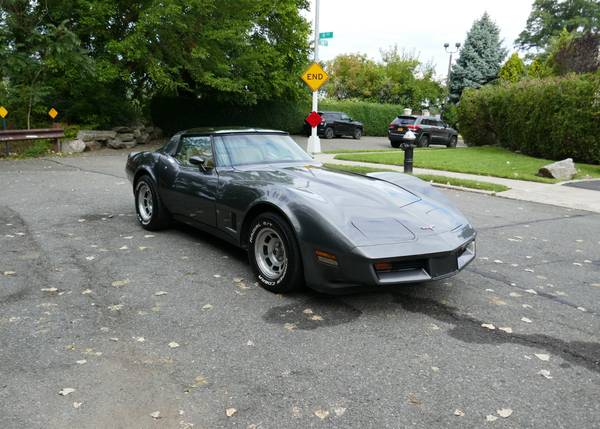 1981 Chevrolet, dovoz USA — foto 9 z 12