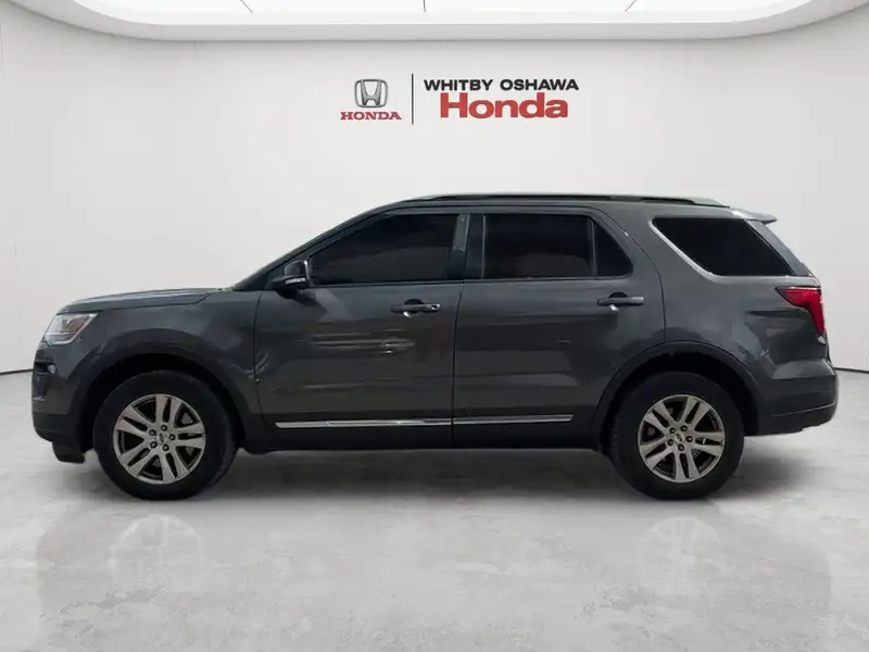 2018 Ford Explorer XLT, šedá, 245 849 km, dovoz Kanada — foto 3 z 12