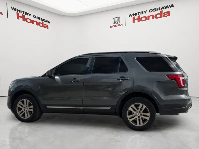 2018 Ford Explorer XLT, šedá, 245 849 km, dovoz Kanada — foto 4 z 12