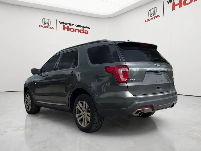 2018 Ford Explorer XLT, šedá, 245 849 km, dovoz Kanada — foto 5 z 12