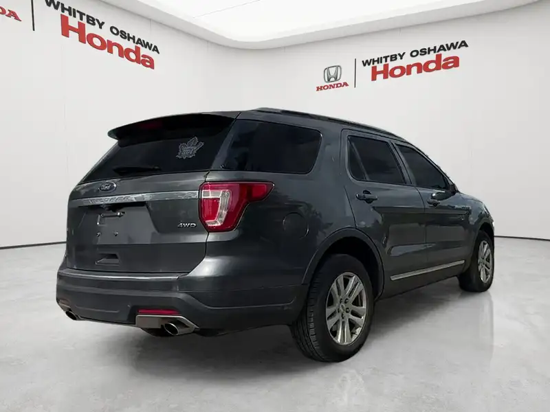 2018 Ford Explorer XLT, šedá, 245 849 km, dovoz Kanada — foto 7 z 12