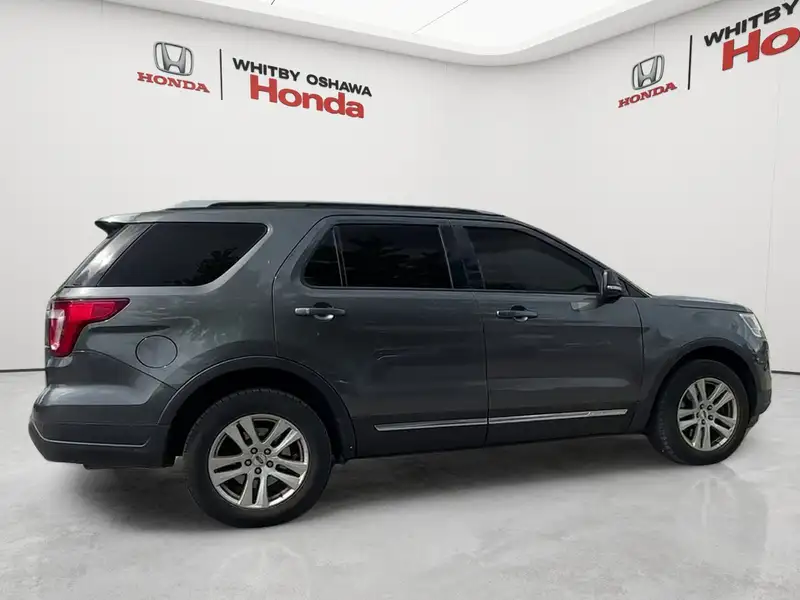 2018 Ford Explorer XLT, šedá, 245 849 km, dovoz Kanada — foto 8 z 12