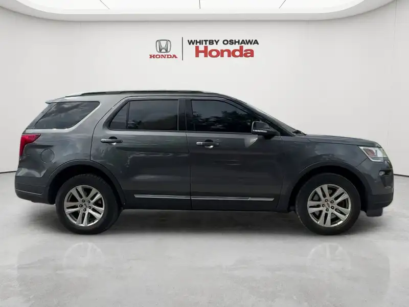 2018 Ford Explorer XLT, šedá, 245 849 km, dovoz Kanada — foto 9 z 12