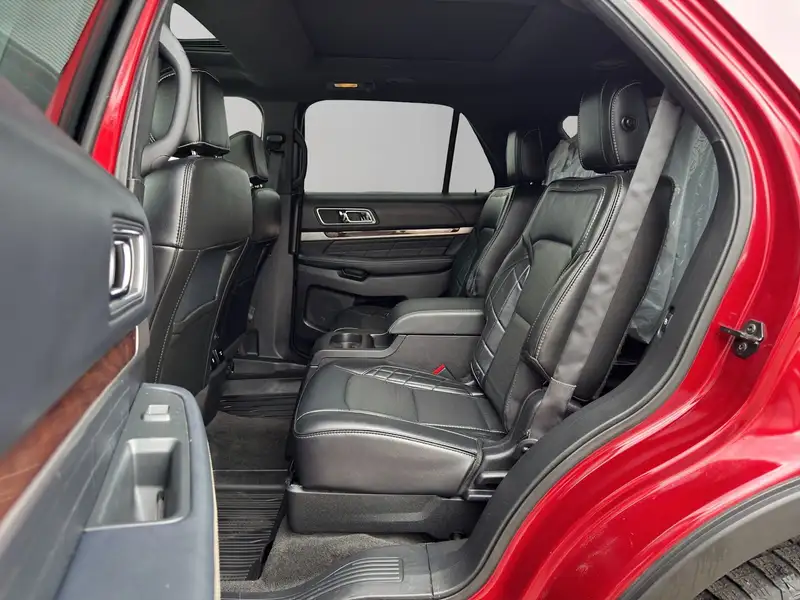 2017 Ford Explorer Platinum, červená, 223 335 km, dovoz Kanada — foto 12 z 12