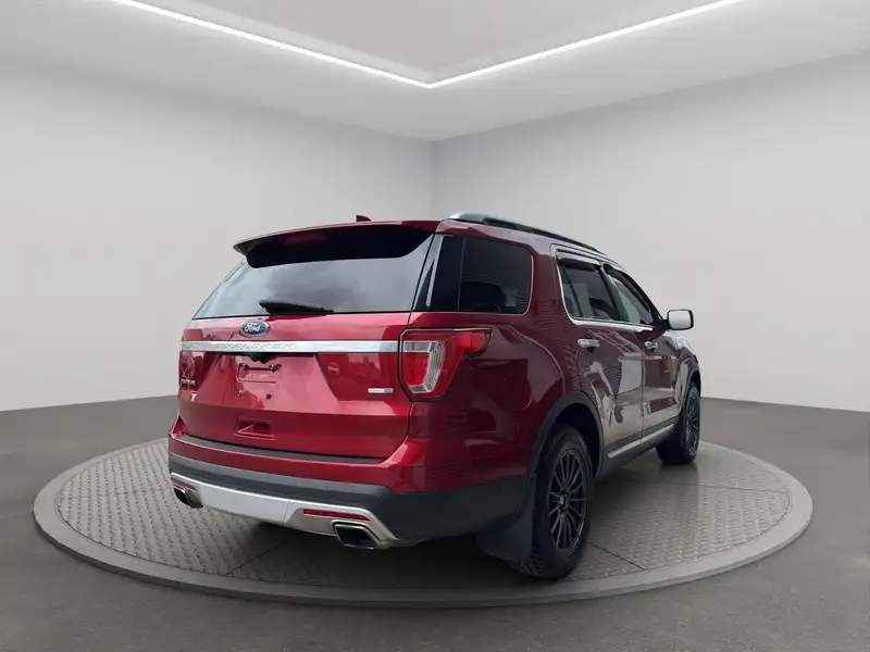 2017 Ford Explorer Platinum, červená, 223 335 km, dovoz Kanada — foto 6 z 12