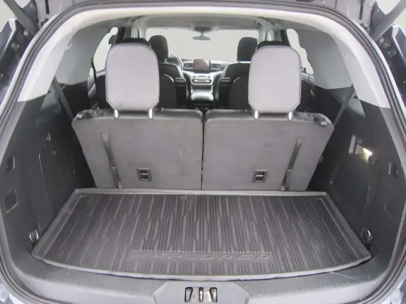 2022 Ford Explorer XLT AWD, modrá, 228 636 km, dovoz Kanada — foto 10 z 12