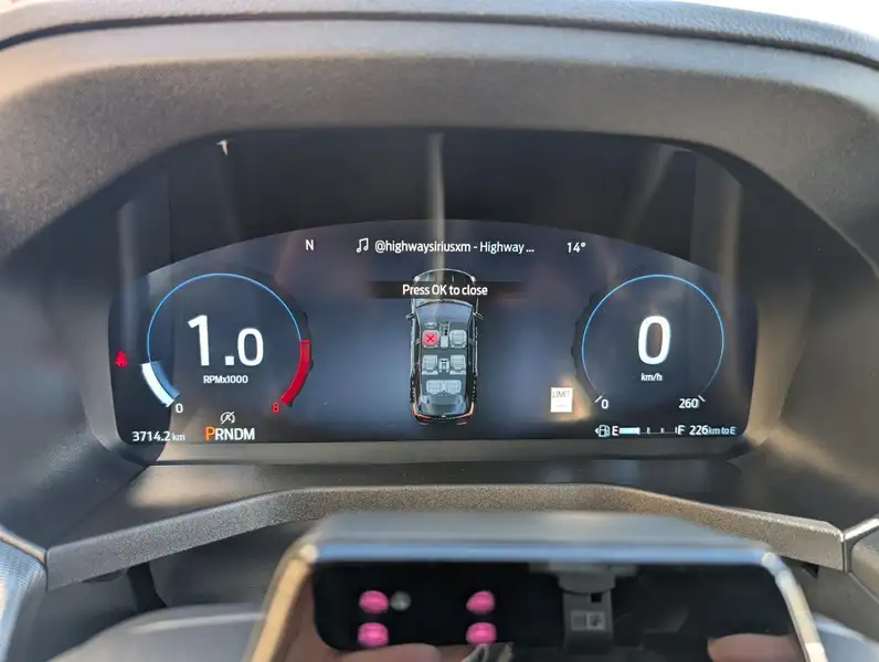 2025 Ford Explorer ST 4WD, černá, 4 917 km, dovoz Kanada — foto 7 z 12