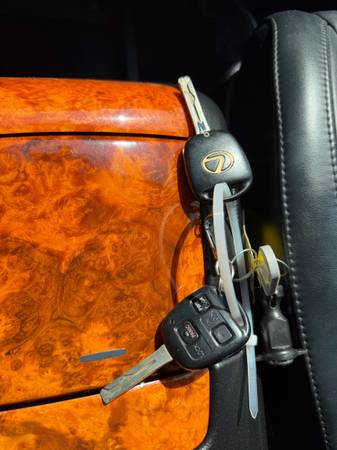2007 Lexus, dovoz USA — foto 10 z 12