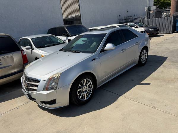 2011 Cadillac, dovoz USA — foto 2 z 12