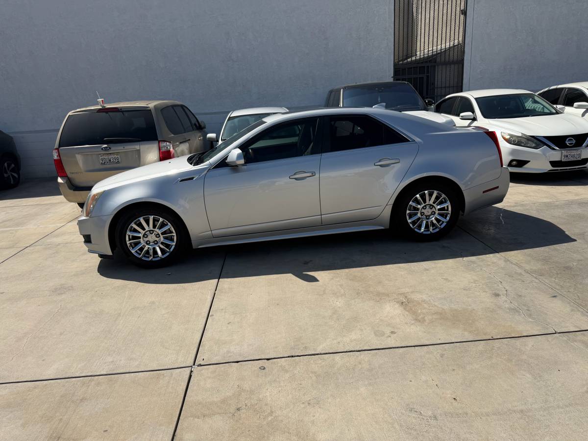 2011 Cadillac, dovoz USA — foto 4 z 12