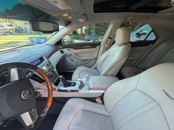 2011 Cadillac, dovoz USA — foto 7 z 12