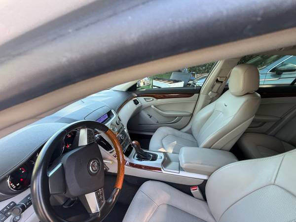 2011 Cadillac, dovoz USA — foto 8 z 12