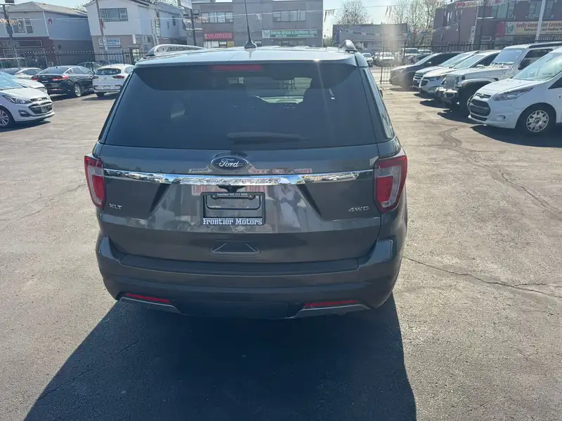 2019 Ford Explorer XLT, šedá, 165 300 km, dovoz Kanada — foto 5 z 12
