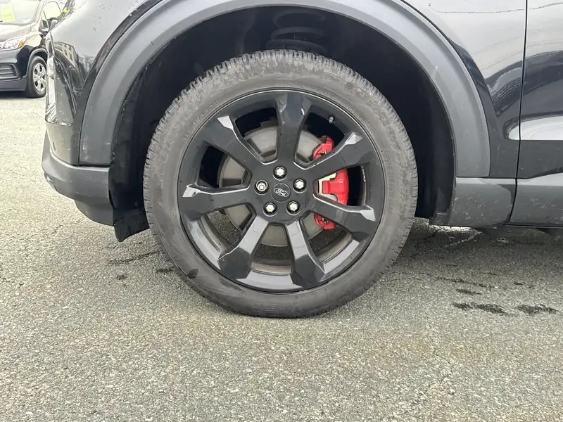 2022 Ford Explorer ST, černá, 70 657 km, dovoz Kanada — foto 4 z 12