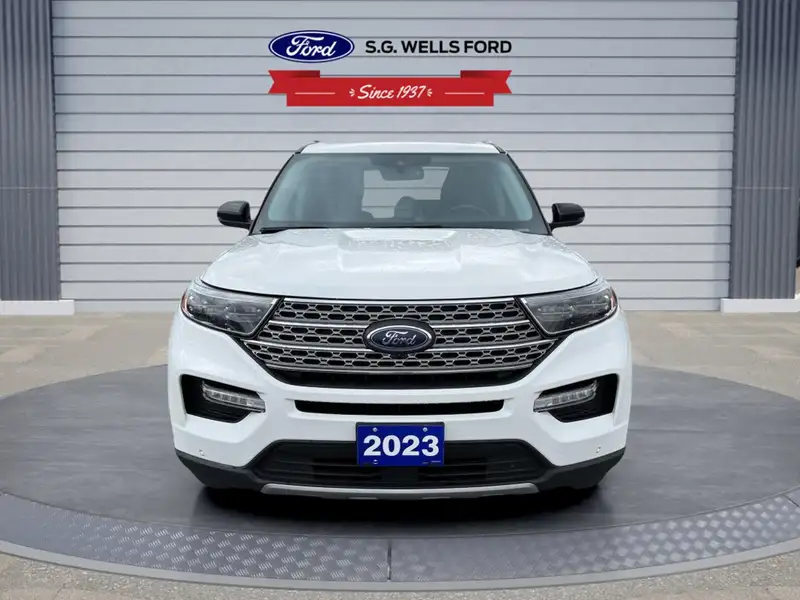 2023 Ford Explorer Limited, bílá, 65 831 km, dovoz Kanada — foto 2 z 8