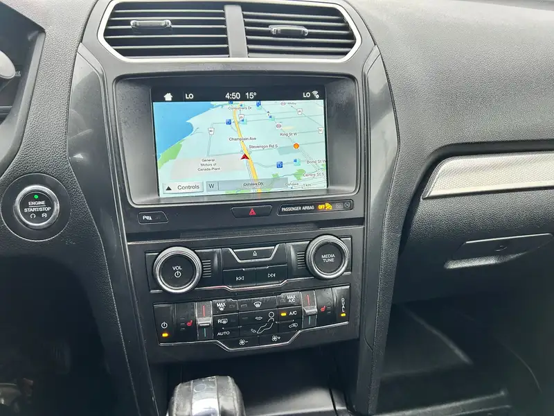 2018 Ford Explorer XLT, červená, 234 155 km, dovoz Kanada — foto 4 z 12