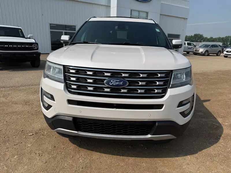2017 Ford Explorer Limited, bílá, 214 679 km, dovoz Kanada — foto 2 z 12