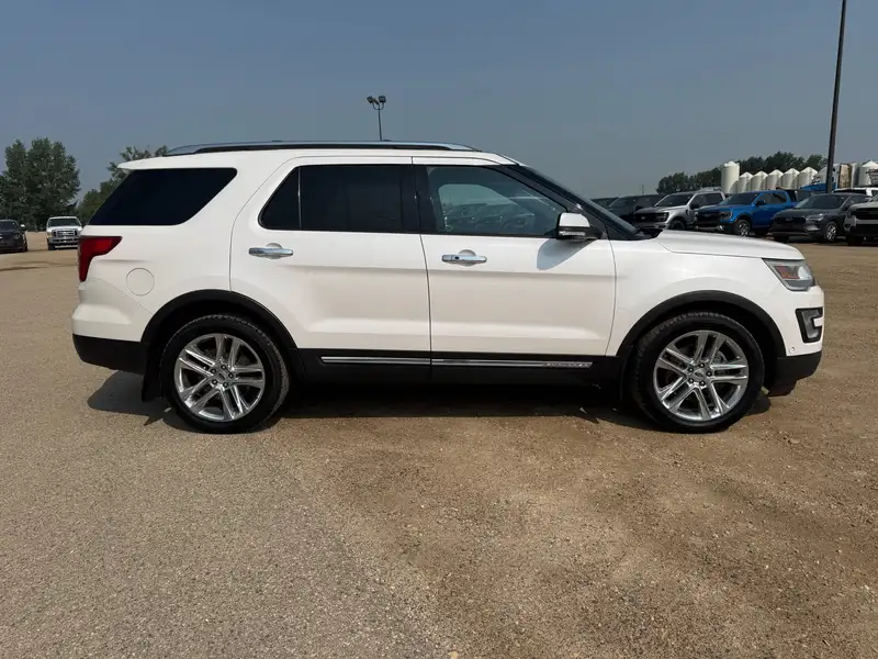2017 Ford Explorer Limited, bílá, 214 679 km, dovoz Kanada — foto 4 z 12