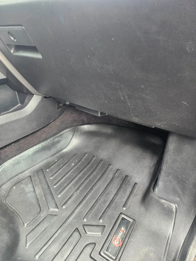 2016 Ford E-150 XLT, zelená, 258 000 km, dovoz Kanada — foto 5 z 5