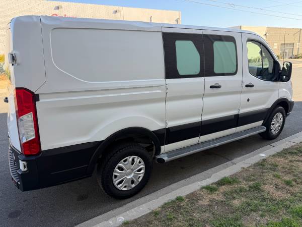 2019 Ford, dovoz USA — foto 3 z 10