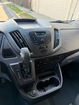 2019 Ford, dovoz USA — foto 8 z 10