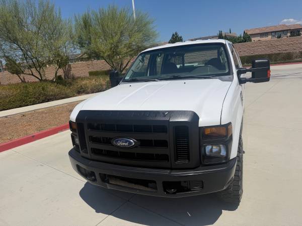 2008 Ford, dovoz USA — foto 2 z 10