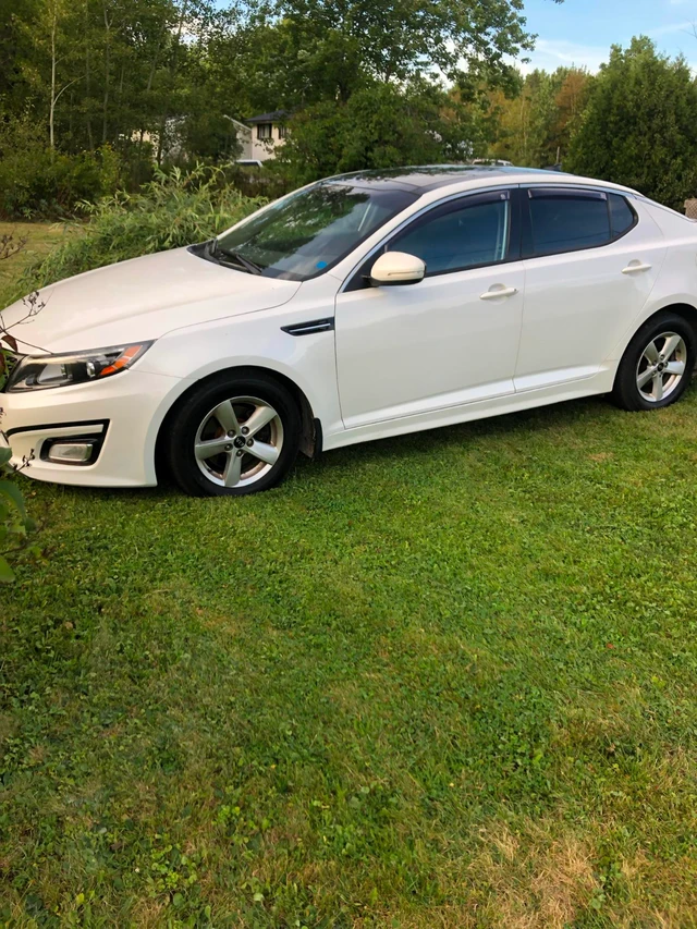 2015 Kia Optima, 121 617 km, dovoz Kanada — foto 2 z 5