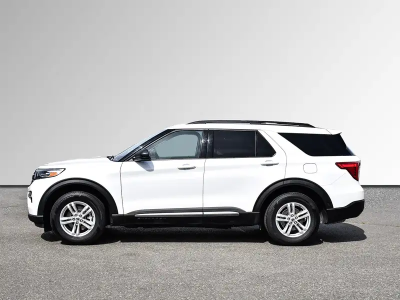 2022 Ford Explorer XLT, bílá, 75 185 km, dovoz Kanada — foto 3 z 12