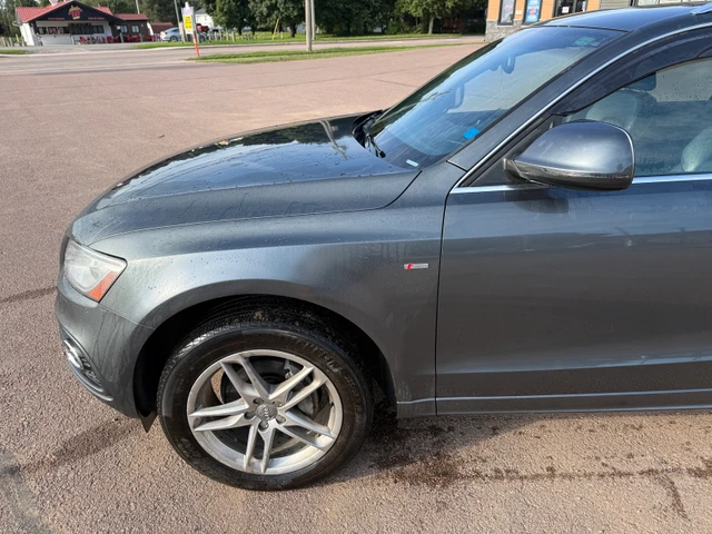 2014 Audi Q5, 182 000 km, dovoz Kanada — foto 2 z 5