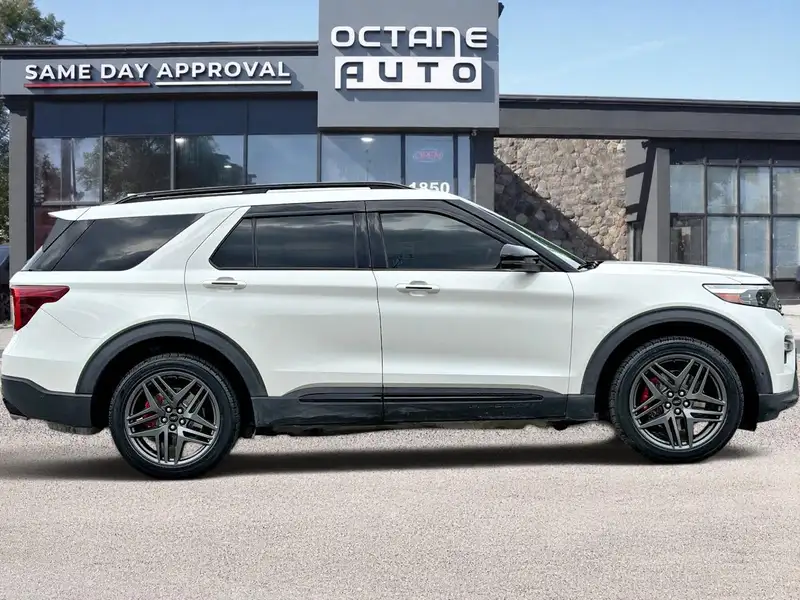 2020 Ford Explorer ST, bílá, 141 656 km, dovoz Kanada — foto 4 z 12