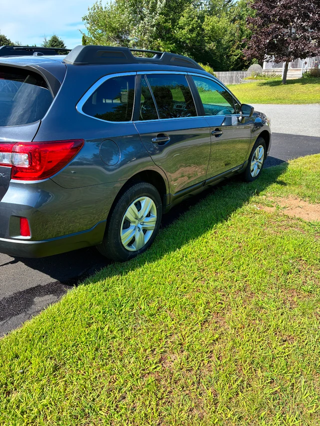 2017 Subaru Outback, šedá, 207 500 km, dovoz Kanada — foto 2 z 5
