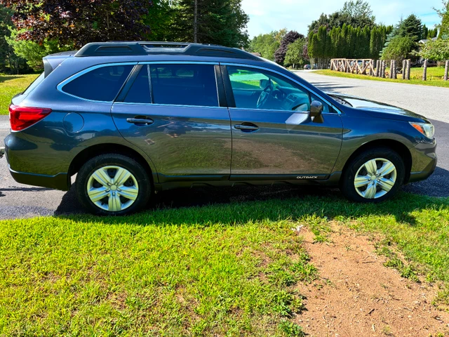2017 Subaru Outback, šedá, 207 500 km, dovoz Kanada — foto 3 z 5