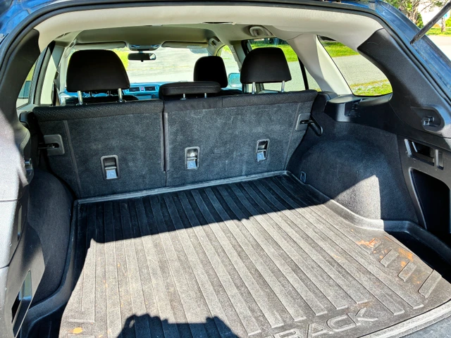 2017 Subaru Outback, šedá, 207 500 km, dovoz Kanada — foto 5 z 5