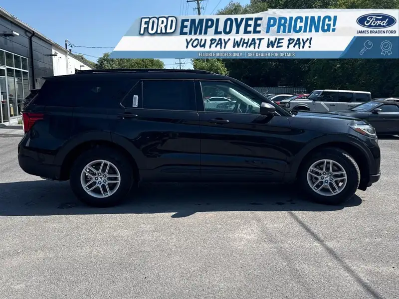 2026 Ford Explorer Active, černá, 32 km, dovoz Kanada — foto 4 z 12