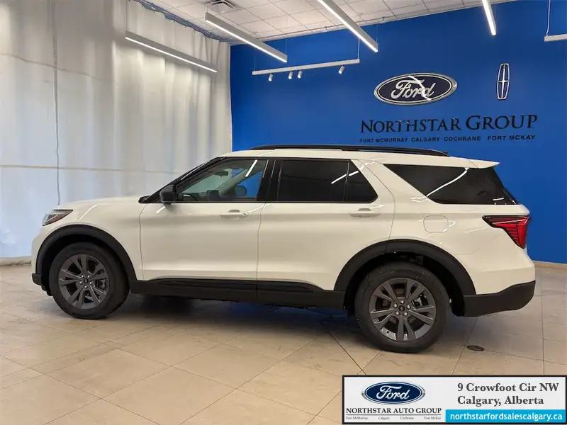 2026 Ford Explorer Active w/200A Pkg, bílá, 11 km, dovoz Kanada — foto 7 z 12
