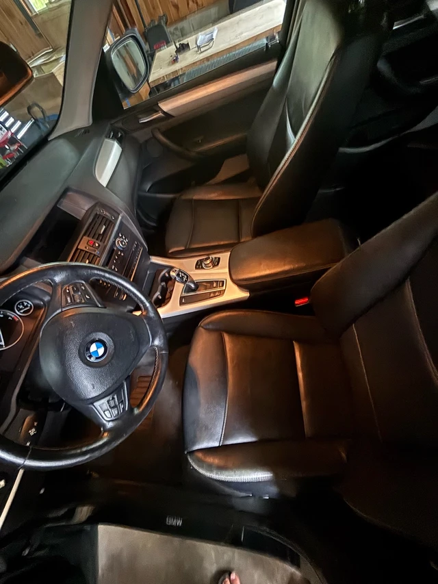 2011 BMW X3, černá, 257 000 km, dovoz Kanada — foto 5 z 5