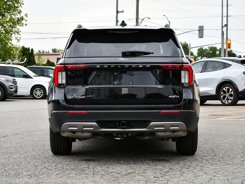 2025 Ford Explorer Active, černá, 18 121 km, dovoz Kanada — foto 9 z 12