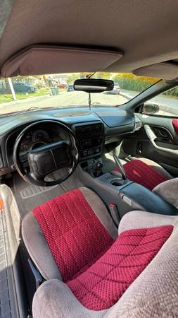 1998 Camaro, dovoz USA — foto 9 z 12