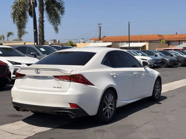 2019 Lexus, dovoz USA — foto 4 z 12
