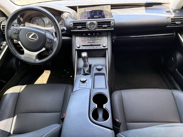 2019 Lexus, dovoz USA — foto 5 z 12