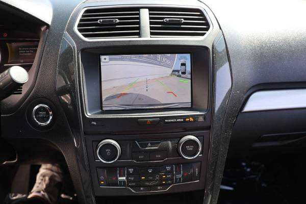 2017 Ford, dovoz USA — foto 11 z 12