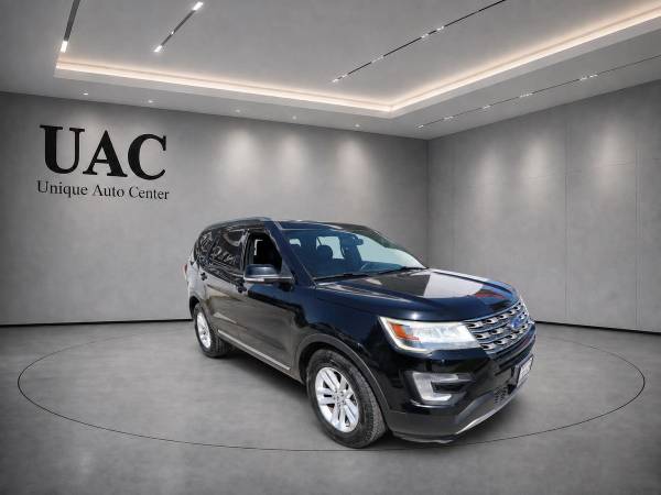 2017 Ford, dovoz USA — foto 3 z 12