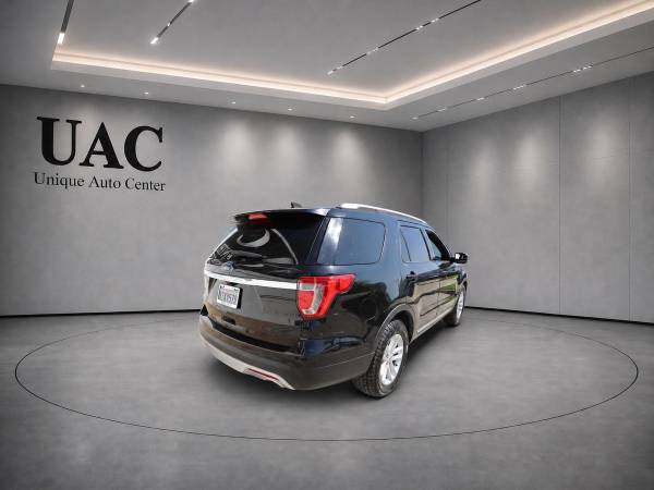 2017 Ford, dovoz USA — foto 4 z 12