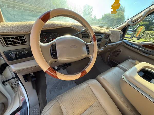 2001 Ford, dovoz USA — foto 11 z 12