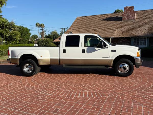 2001 Ford, dovoz USA — foto 3 z 12