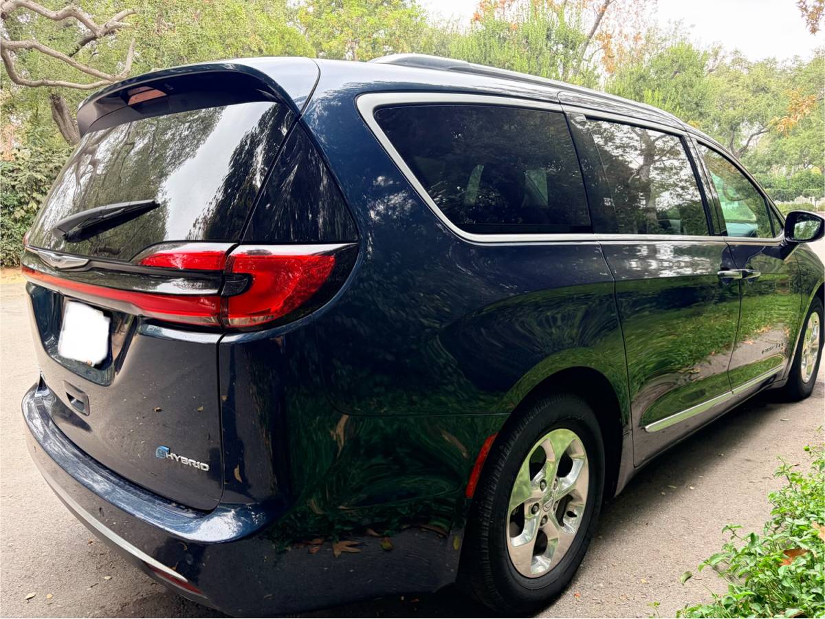 2023 Chrysler, dovoz USA — foto 3 z 11