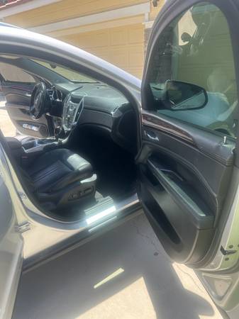 2012 Cadillac, dovoz USA — foto 6 z 12