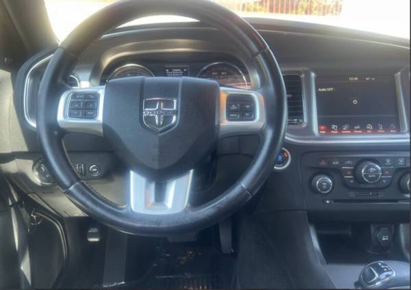 2012 Dodge, dovoz USA — foto 11 z 12