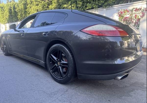2011 Porsche, dovoz USA — foto 4 z 12